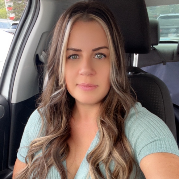 Meet your Posher, Stephanie - Picture 1 of 1